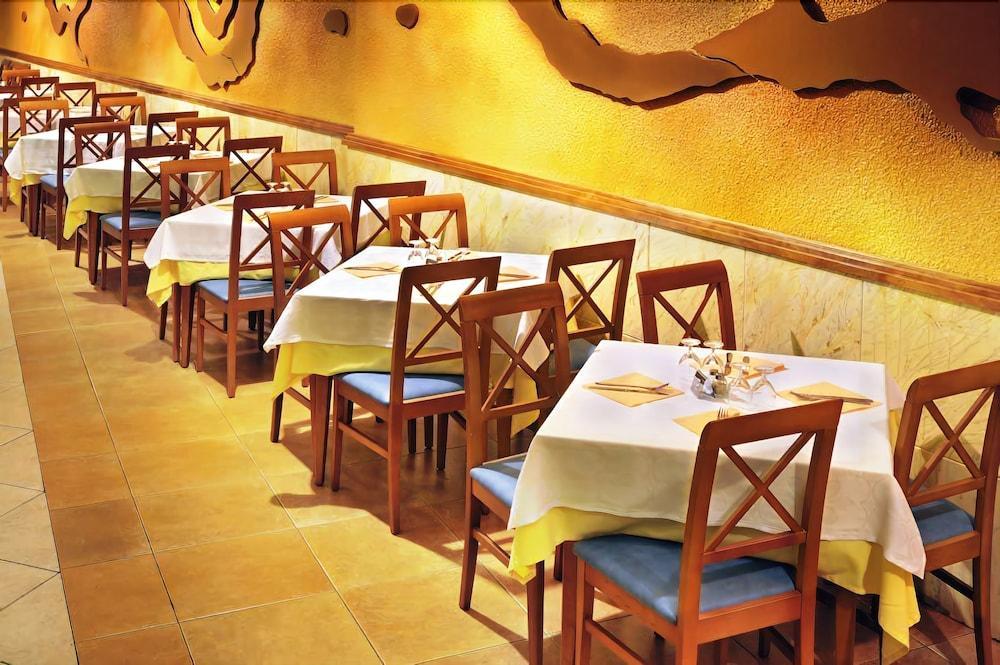 Hotel Miami Calella Bagian luar foto
