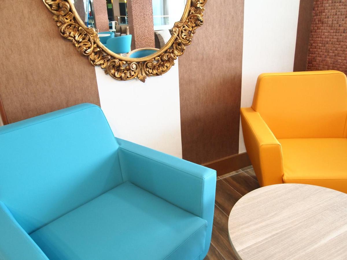 Hotel Miami Calella Bagian luar foto
