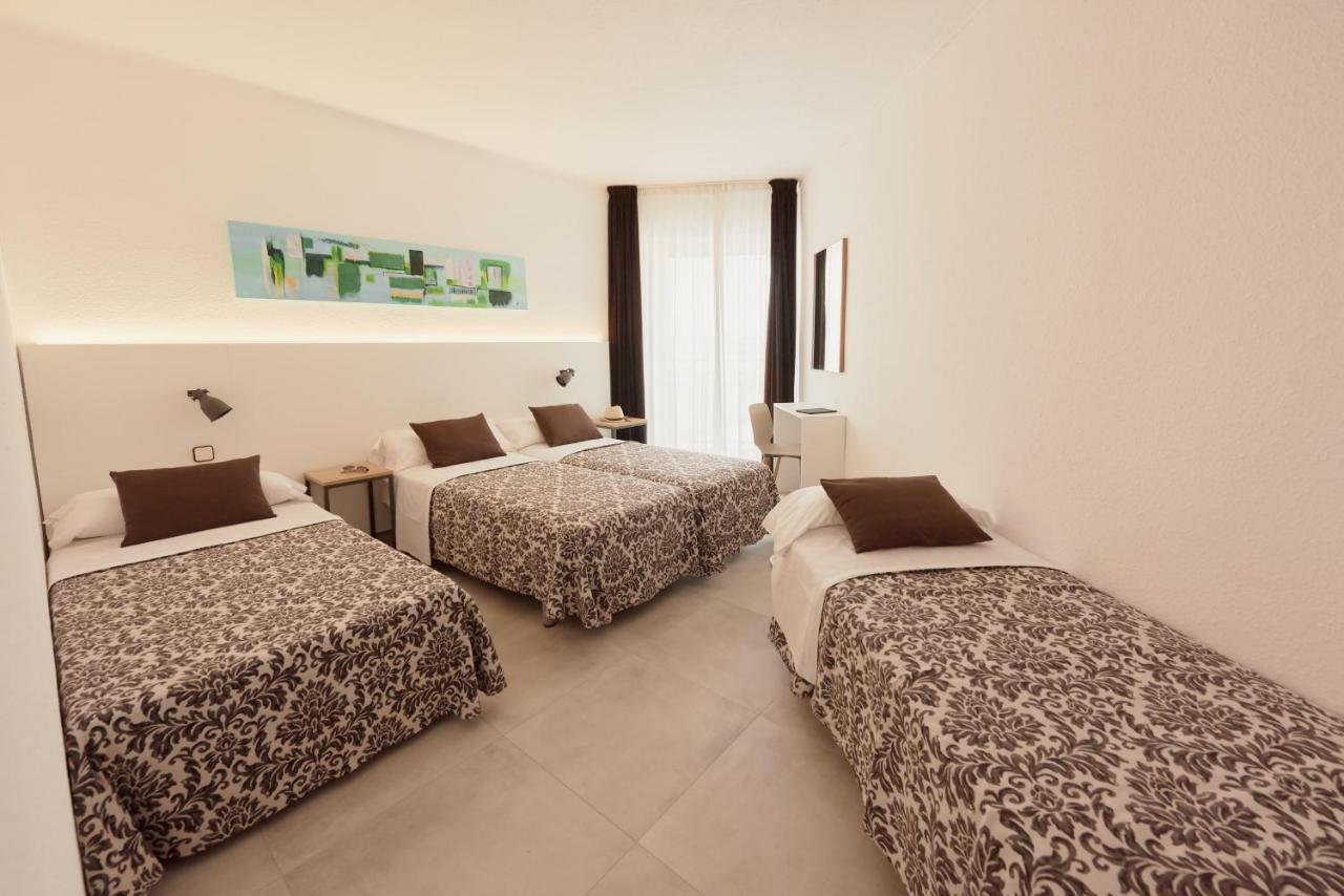 Hotel Miami Calella Bagian luar foto