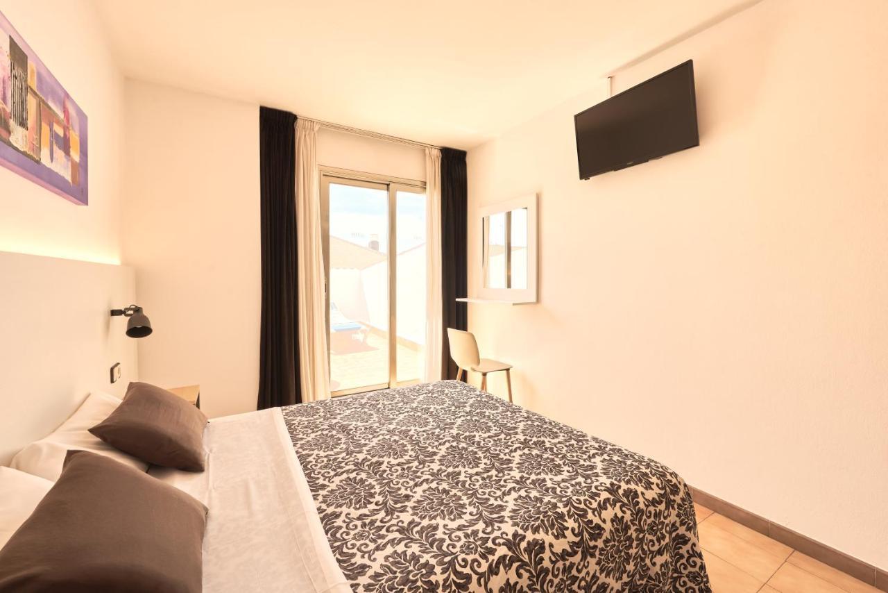 Hotel Miami Calella Bagian luar foto