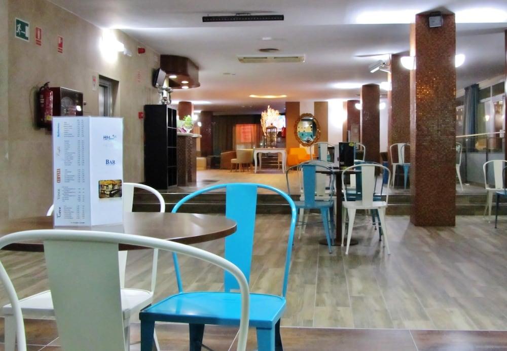 Hotel Miami Calella Bagian luar foto
