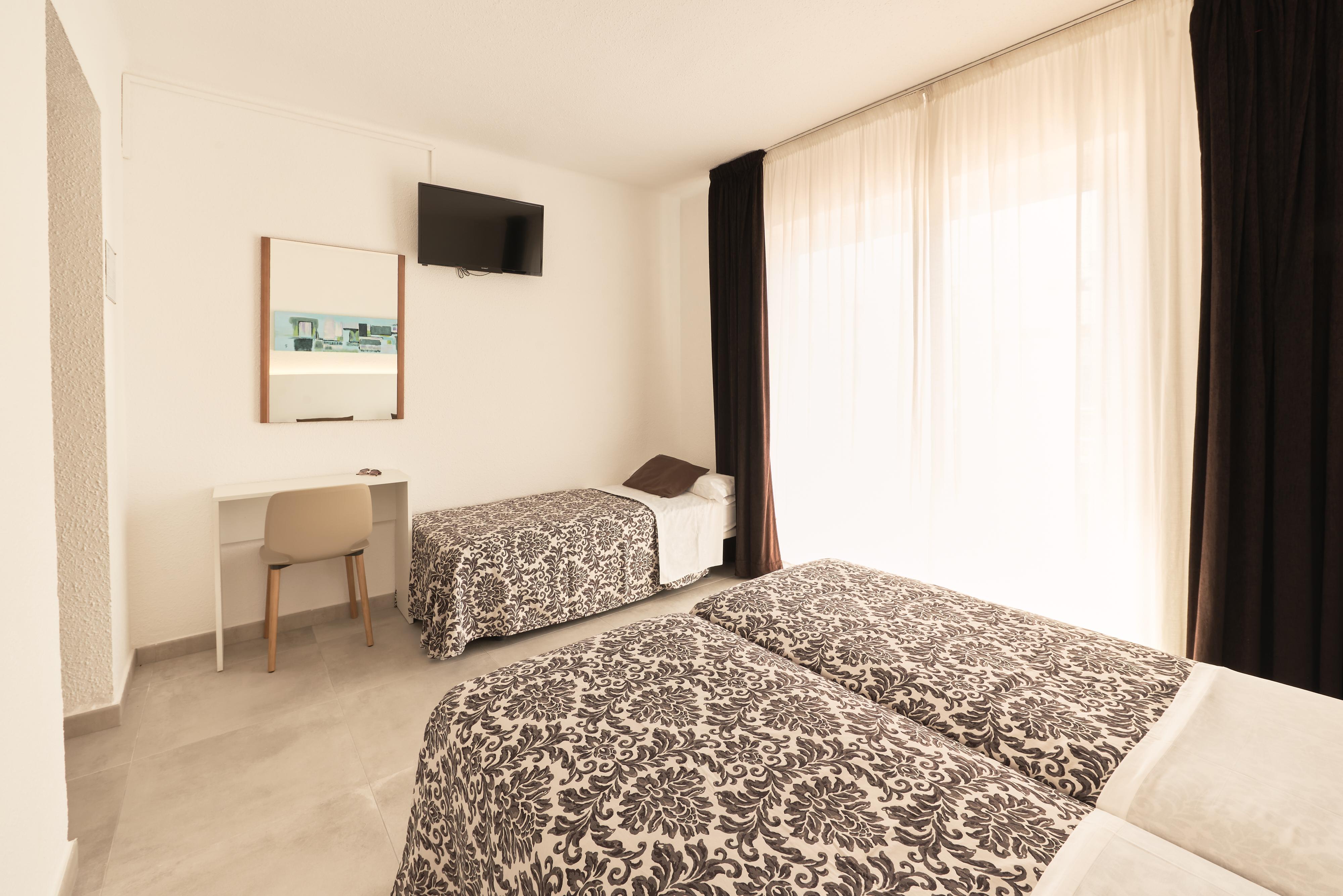 Hotel Miami Calella Bagian luar foto
