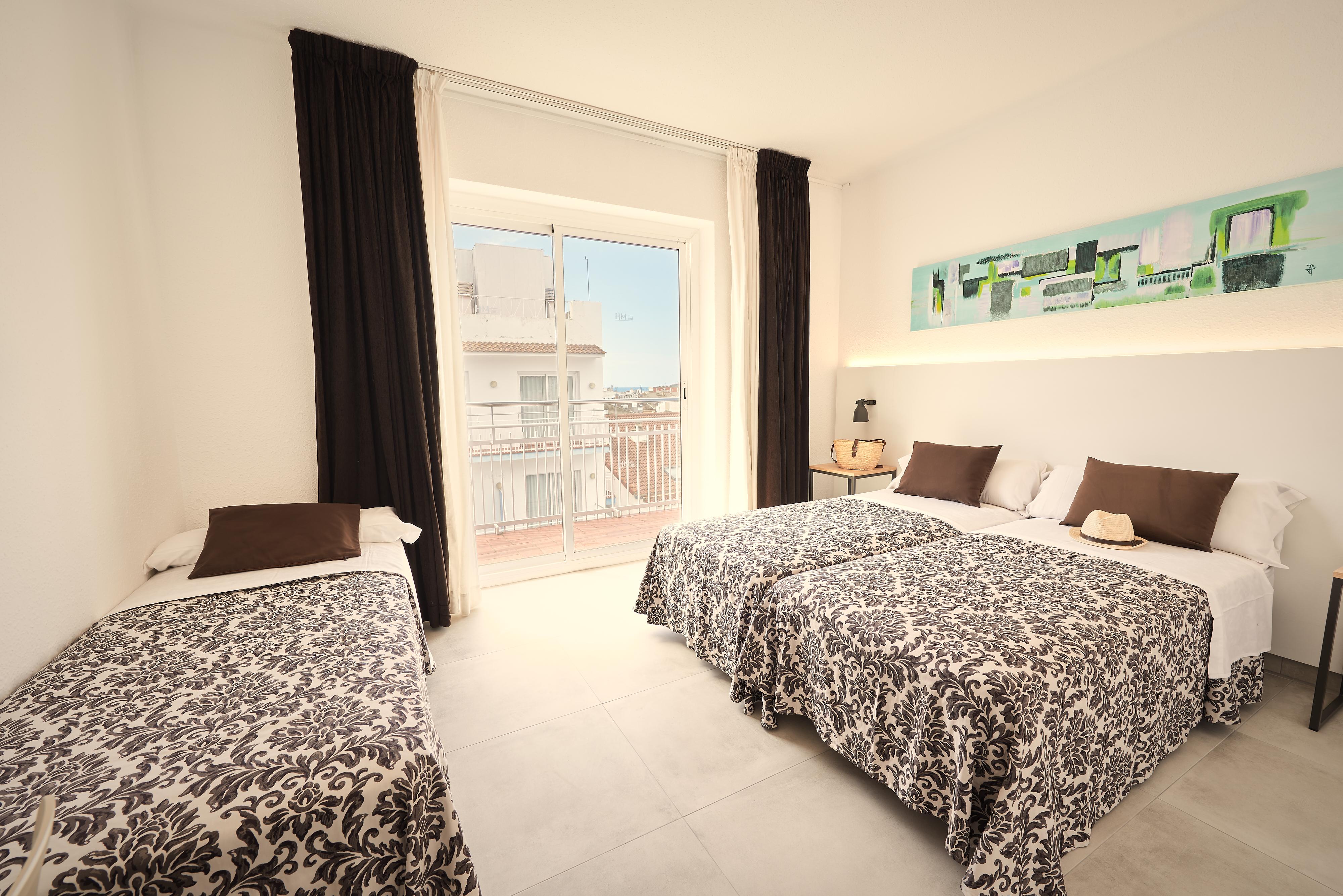 Hotel Miami Calella Bagian luar foto