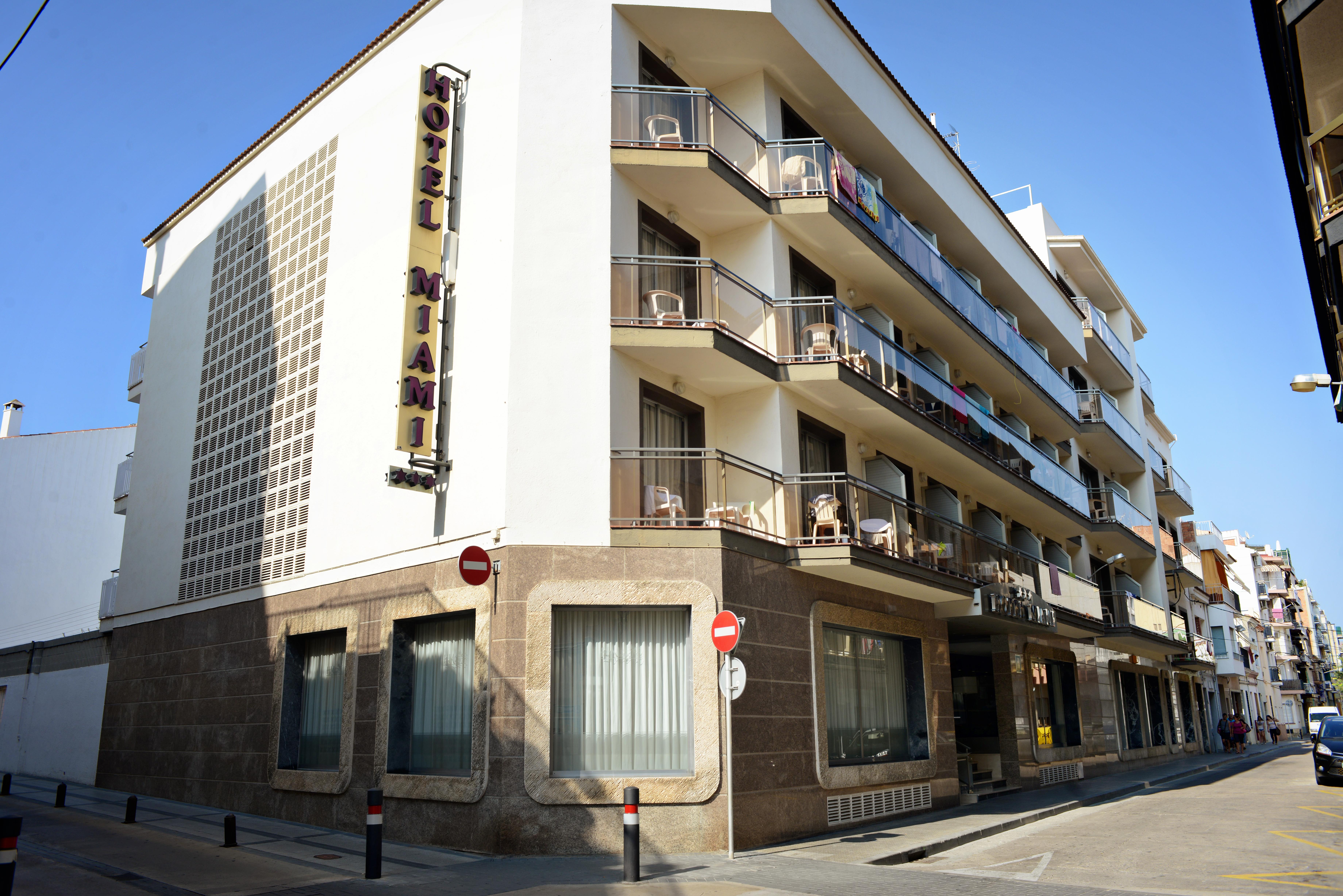 Hotel Miami Calella Bagian luar foto